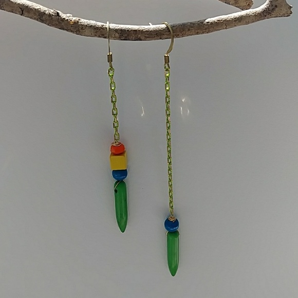 🛑SOLD Citrus Green Turquoise Asymmetrical Earring - Picture 4 of 8